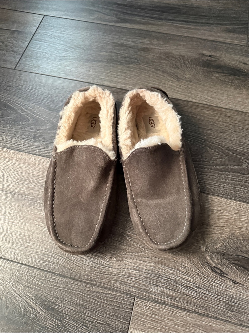 UGG Men's Chocolate Brown Suede Shearling-Lined Slip-On Slippers size 9